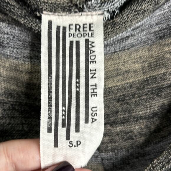 Free People Green and Gray Long Sleeve Knit Top with Scoop Neck Size Small - Picture 5 of 9